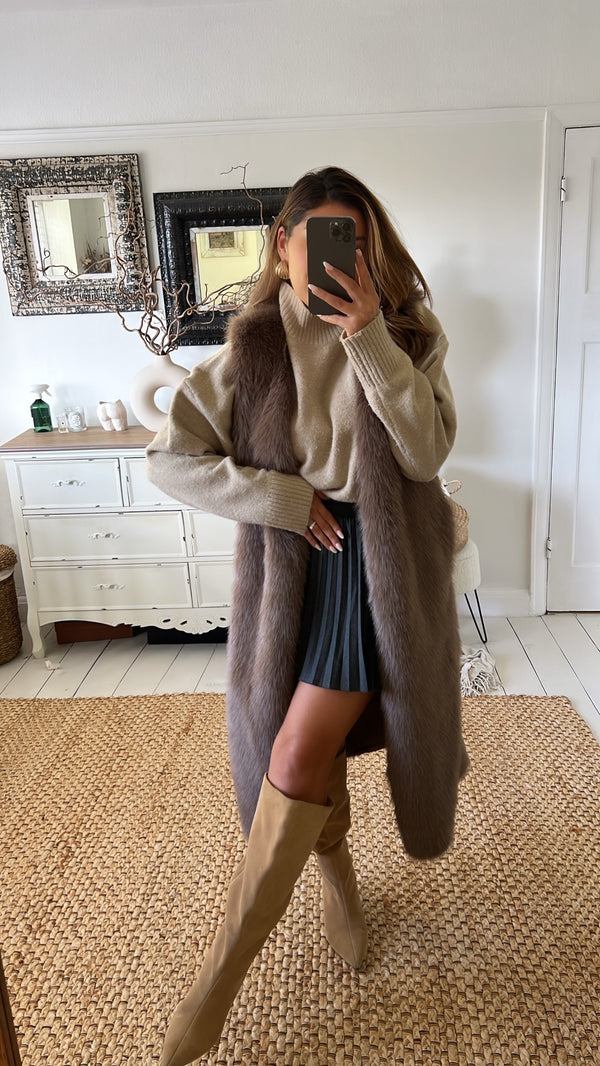 ARABELLA Faux Fur Sleeveless Waistcoat