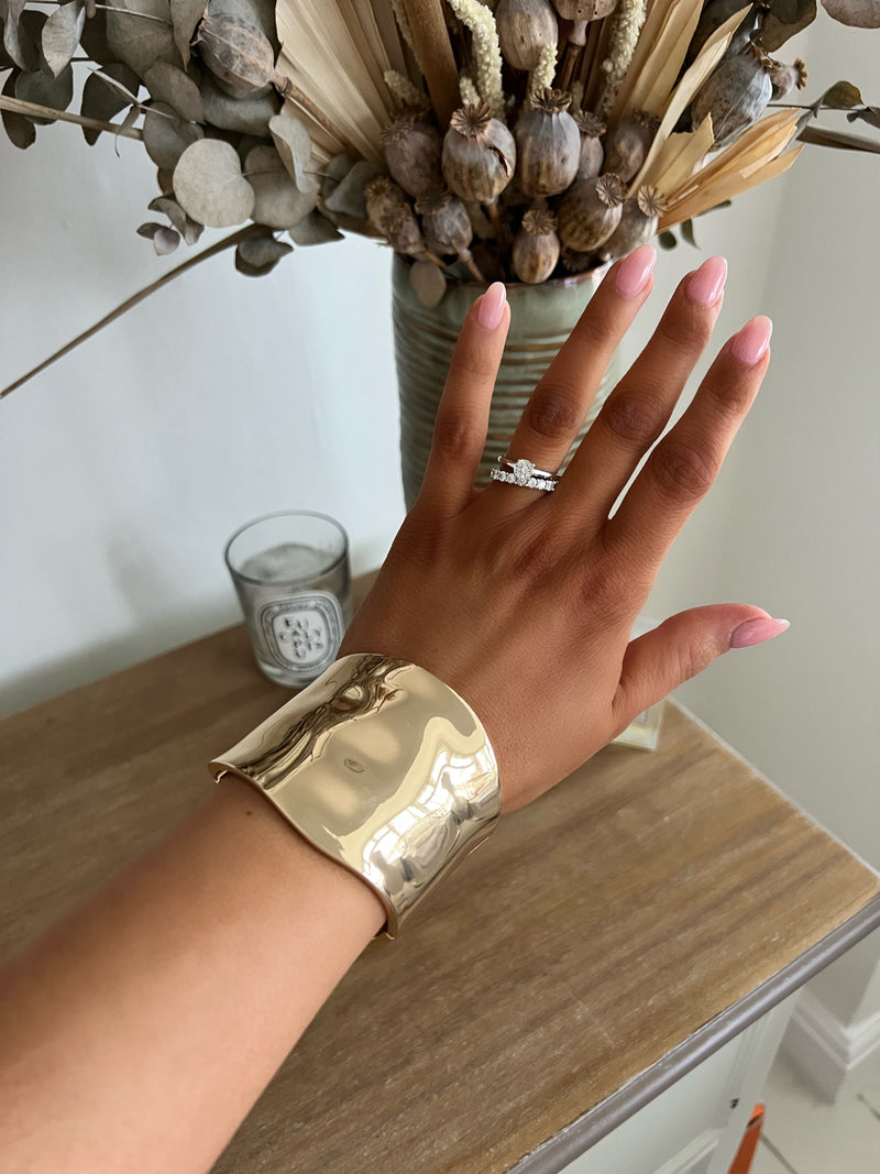 ATHENA Gold Bangle