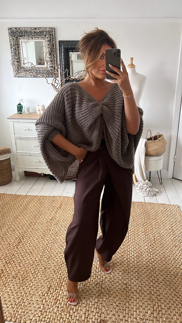 JESSICA Keyhole Jumper