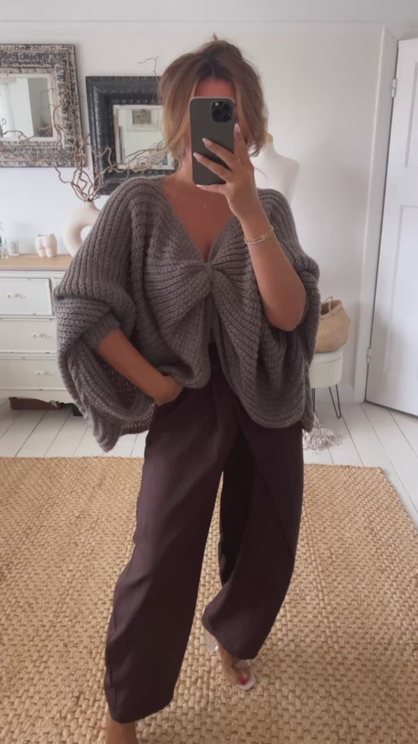 JESSICA Keyhole Jumper